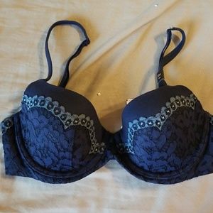 Victoria secret bra size 32d NWT..cute